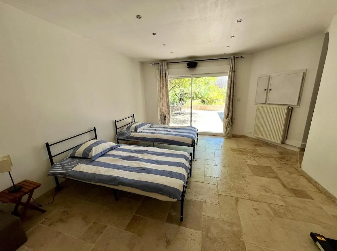 Confortable Villa With Pool 4Br 6-8 People Montelimar